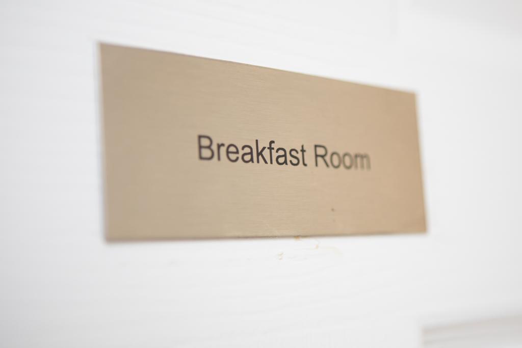 Justb Deva Edinburgh Hotel Bagian luar foto